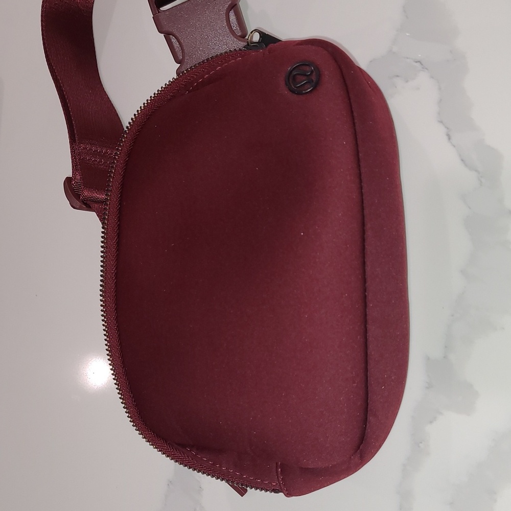 EUC Lululemon belt bag